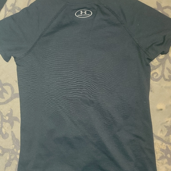 Under Armour Tee - Picture 2 of 3
